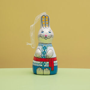 Сувенір "Заєць-українець"   ( скульптурний )