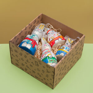 Набір скульптурних зайчиків у вишиванках