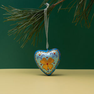 Ялинкова прикраса " Серце казкове з жовтою квіткою " (скульптура)