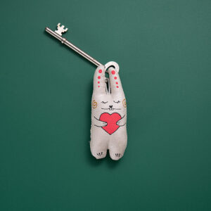 Брелок "Зайчик з серцем"