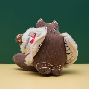 Сувенір кавовий "Кіт у вишитому кожушку" з гречаним наповненням