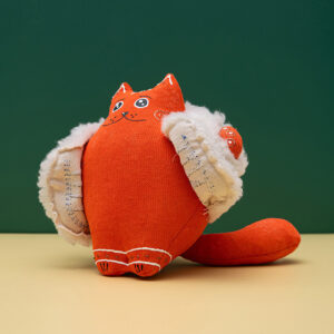 Сувенір"Рудий кіт у вишитому кожушку" з гречаним наповненням