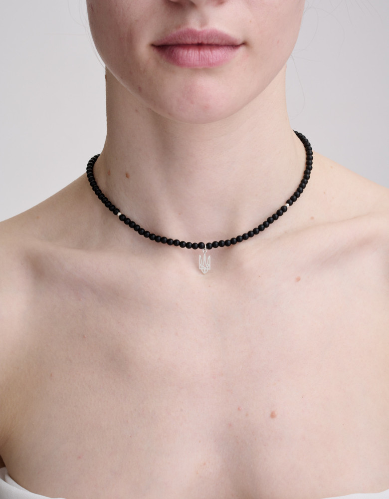 Чорне намисто "Тризуб"