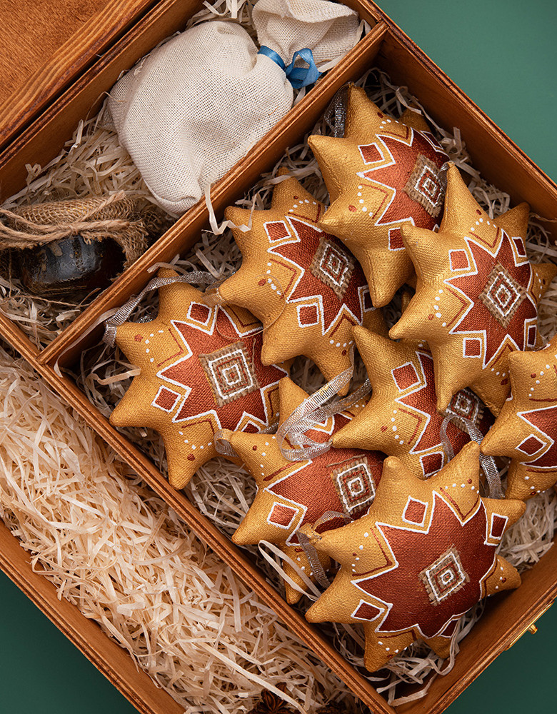 Набір золотих зірочок з пряниками