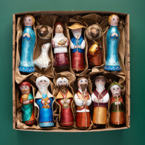 Шопка скульптурна (14 персонажів)  в українському стилі в картонній коробці