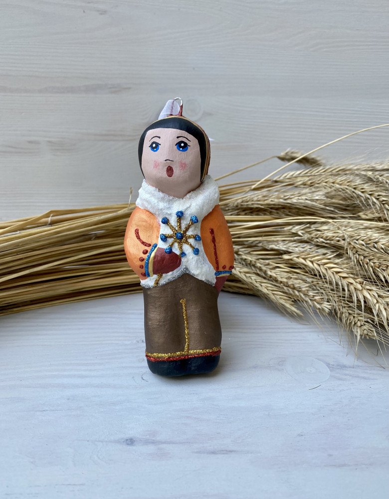 Ялинкова іграшка " Хлопчик колядник, який співає " (скульптура) - Зображення 2