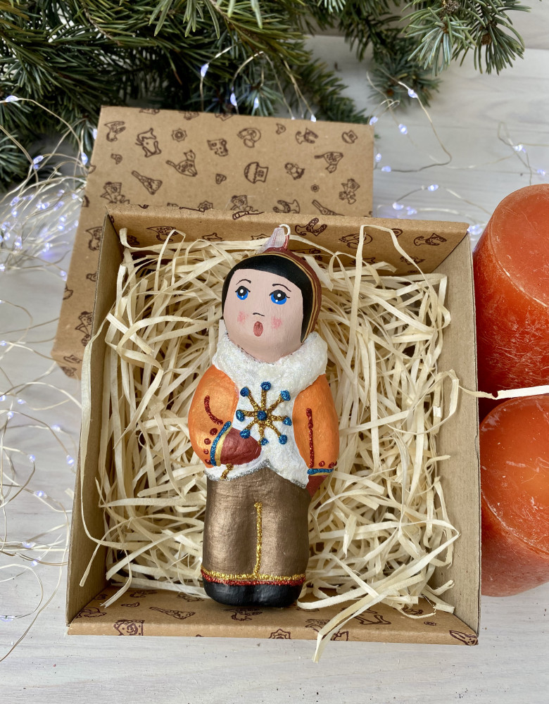 Ялинкова іграшка " Хлопчик колядник, який співає " (скульптура) - Зображення 4