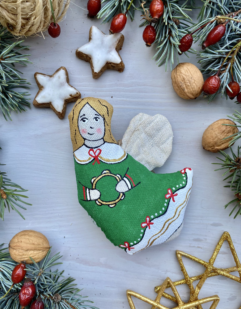 Сувенір "Ванільний янгол з бубном"