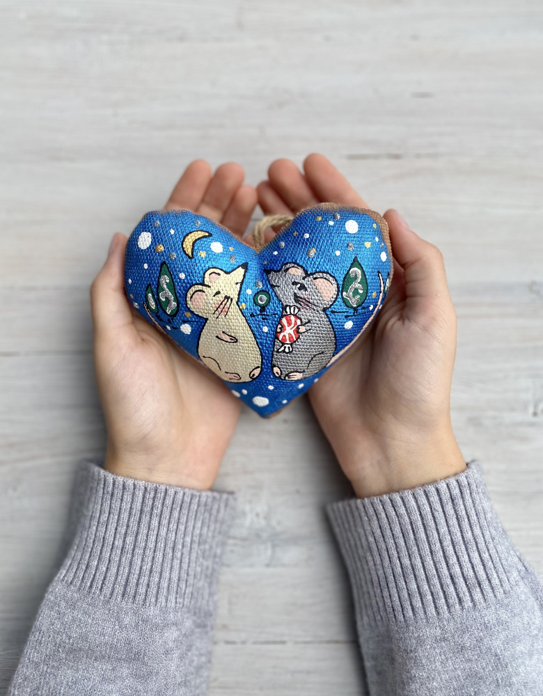 Серце кавове з мишками на фоні неба