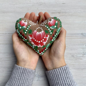 Сувенір кавовий ароматизований" Серце з червоною петриківською квіткою"