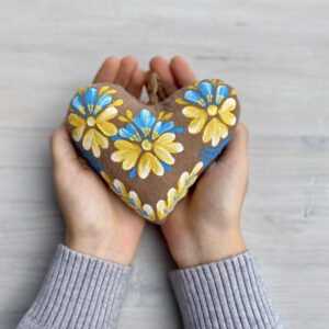 Сувенір кавовий ароматизований"Серце з синьо-жовтими квітами"