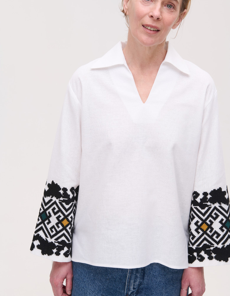 Жіноча вишиванка з ручною вишивкою Heometrychna